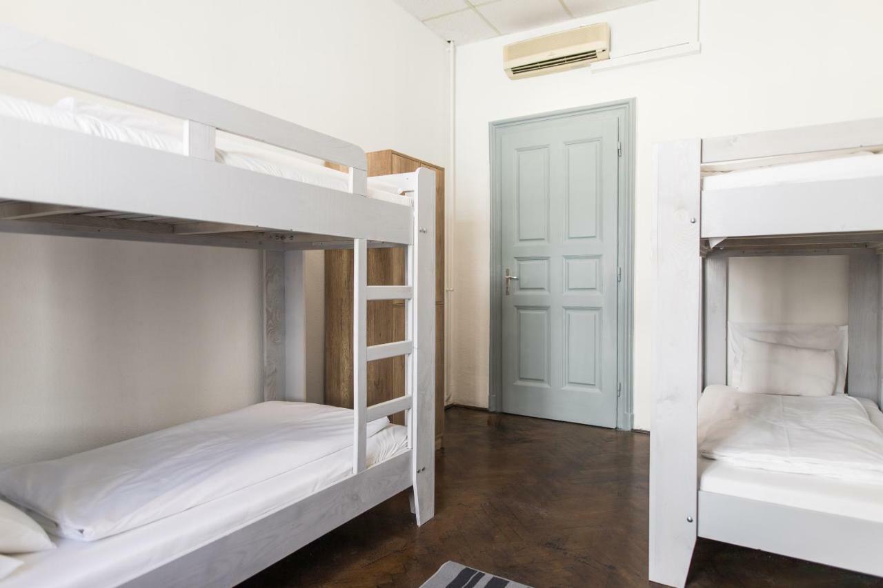 2b & Hostal
