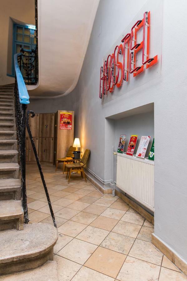 Hostel 2b & Budapest