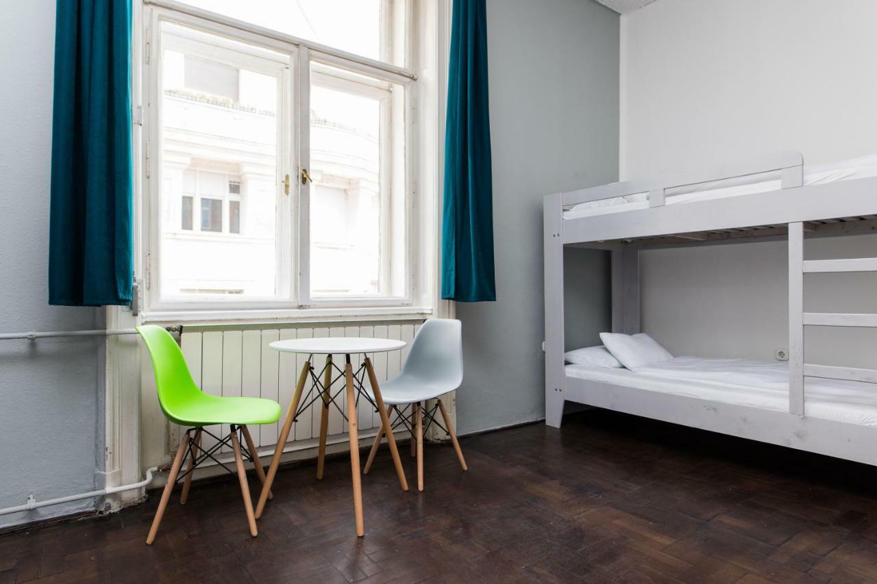 Hostal 2b & Budapest